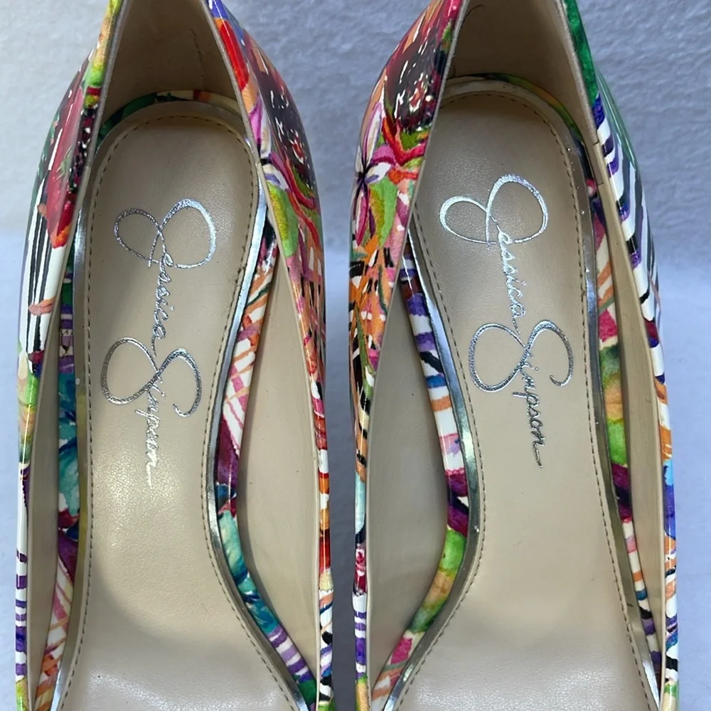 NEW Jessica Simpson floral pumps (runs small)
